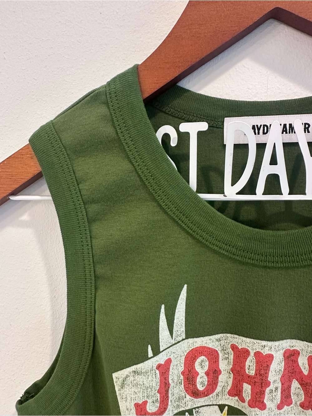 NWOT Daydreamer Johnny Cash Ring Of Fire Shrunken Tank Top Green Size Medium - Picture 3 of 7